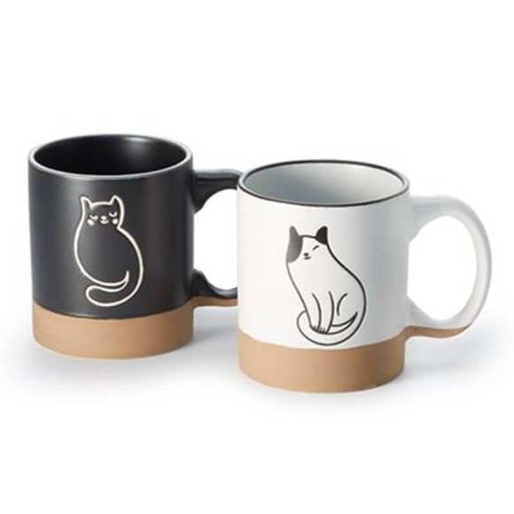 La tazza "Harley" in ceramica, con il suo elegante decoro in bianco e nero, è perfetta per ogni amante dei gatti. Con una capacità di 0,3 litri e un fondo effetto cemento in tonalità crema, è ideale per tè o caffè. Lavabile in lavastoviglie e adatta al microonde, è pratica e funzionale. Un regalo perfetto per ogni appassionato di felini e un must-have per la tua collezione di tazze!